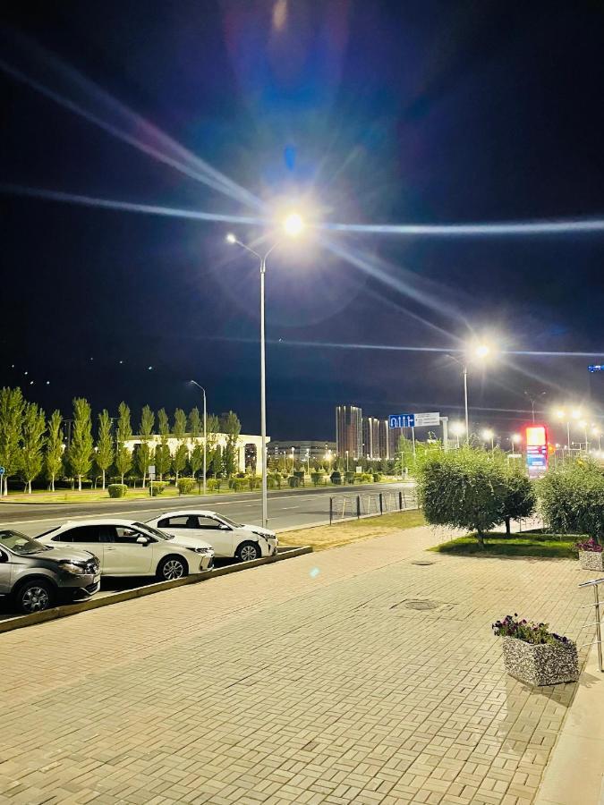 Park Avenue Напротив Ботанического Сада Astana Exterior foto